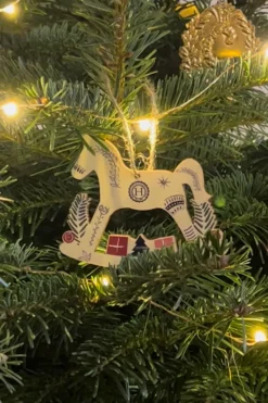 Femme Harcour Decoration Noel