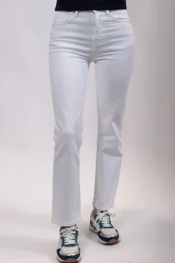 Femme Harcour Juliette Jean Mom